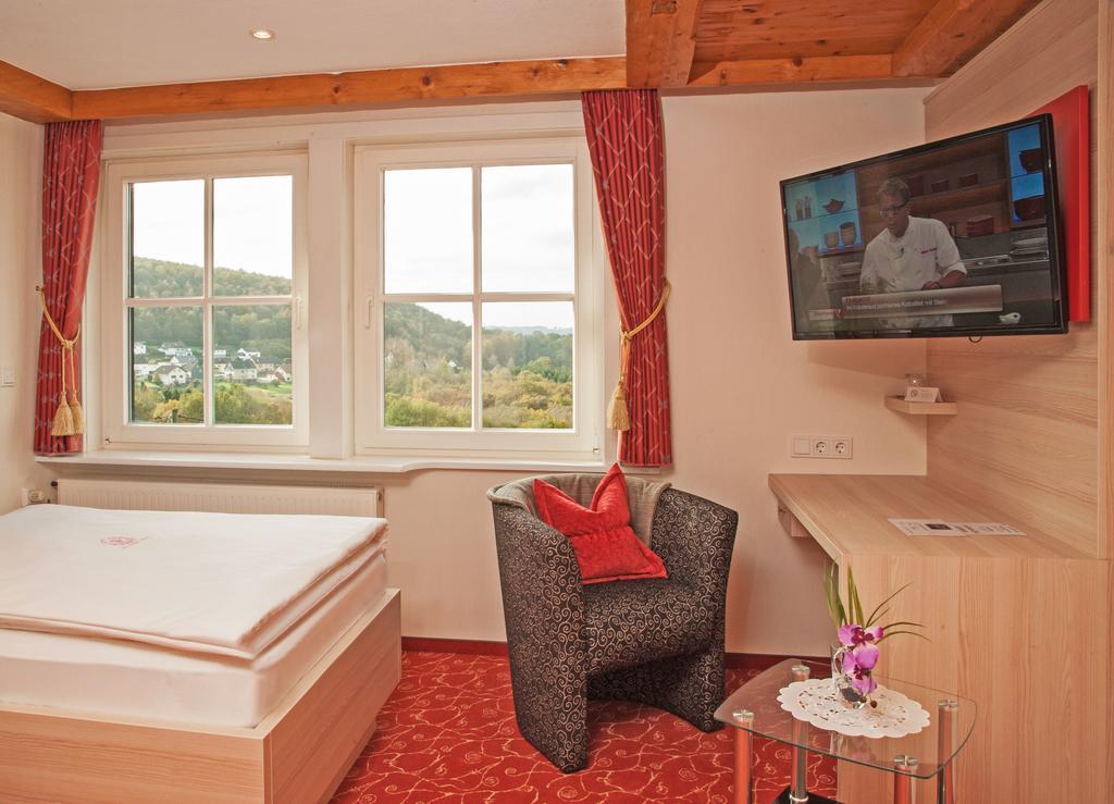 Hotel Zum Weissen Stein Kirchen  Phòng bức ảnh